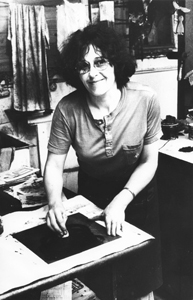 Isolde Baumgart in the Atelier 17 in 1974.